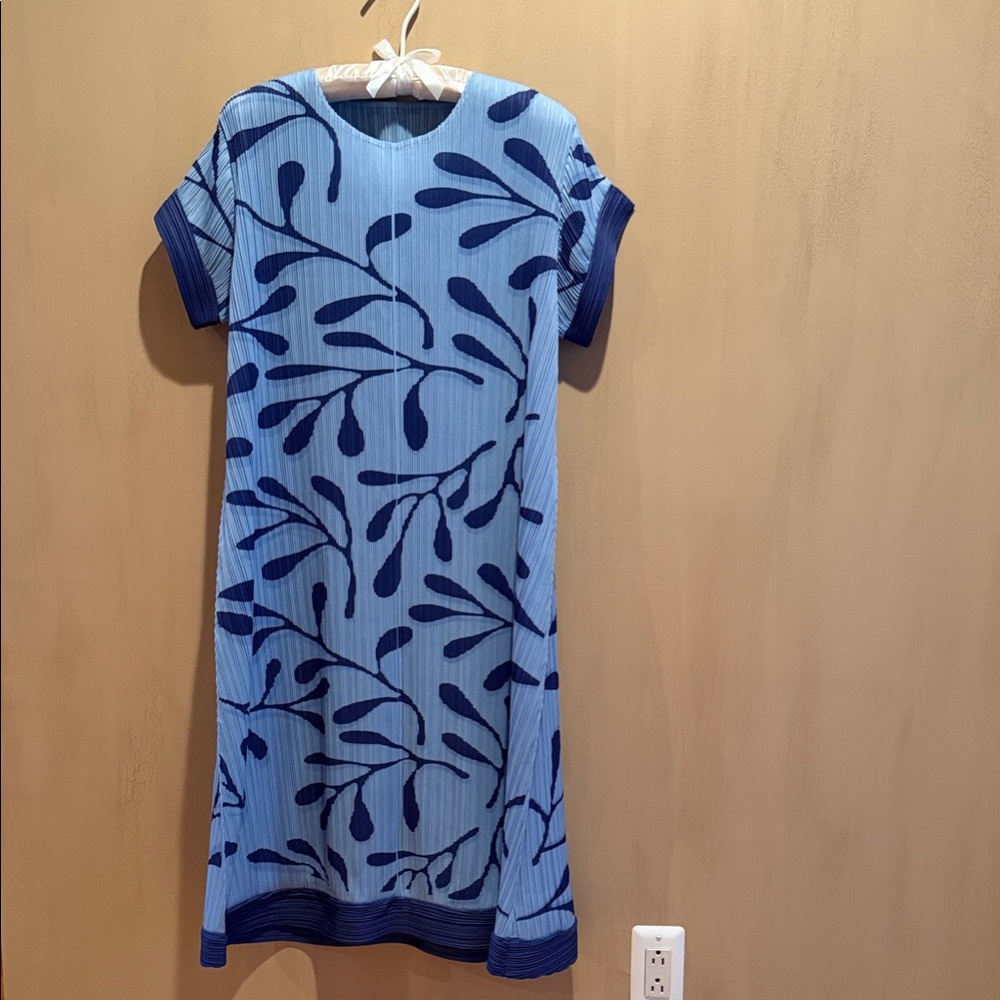 Blue Leaf Pattern Dress, One Size Fits Most (S–M)